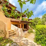 Gorgeous Retreat Just A Few Meters From The Sea Apartment