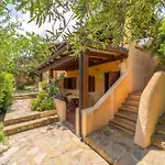 Apartment Gorgeous Retreat Just A Few Meters From The Sea