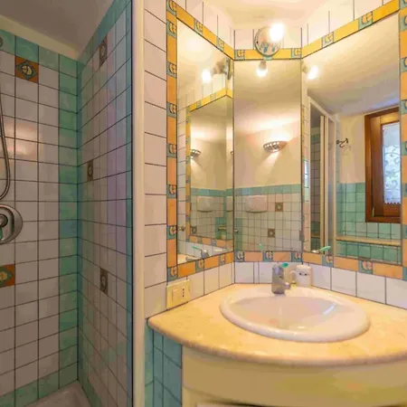 Gorgeous Retreat Just A Few Meters From The Sea Apartment *